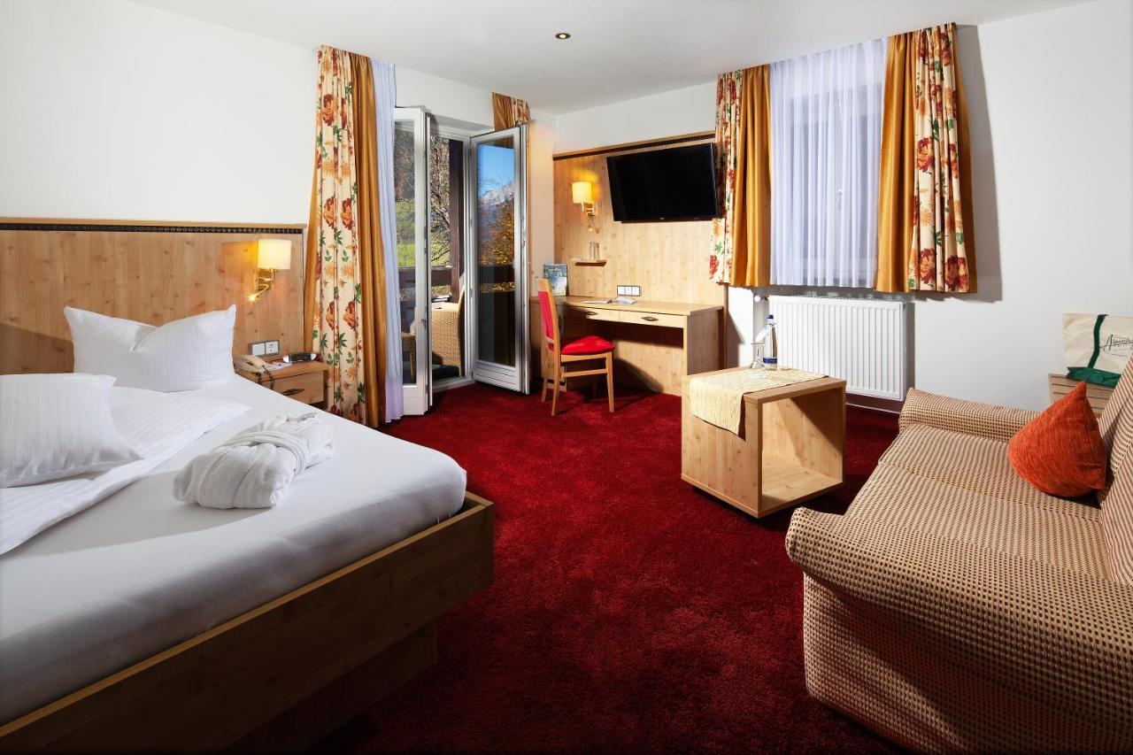 Alm- & Wellnesshotel Alpenhof Шёнау-ам-Кёнигсзе Экстерьер фото
